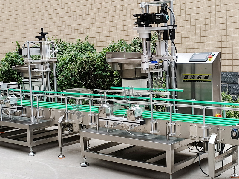 自动压内塞、旋盖部分实拍